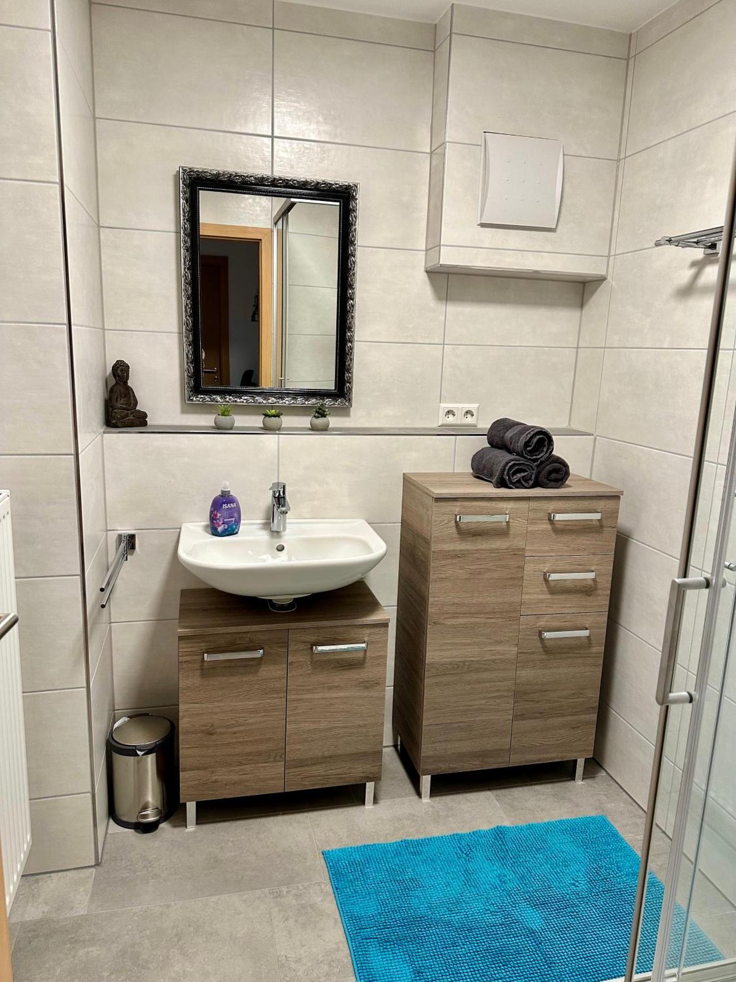Gaeste-Appartement-Kirsammer Eningen unter Achalm Экстерьер фото